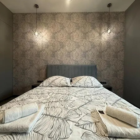 Apartment Deluxe Industrial Apartment Free Parking, Swimming Pool, Sauna & Gym *