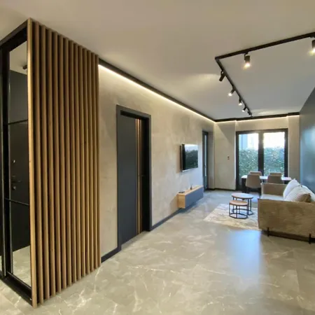 Deluxe Industrial Apartment Free Parking, Swimming Pool, Sauna & Gym * Krakow