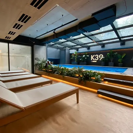 Deluxe Industrial Apartment Free Parking, Swimming Pool, Sauna & Gym Apartment Krakow
