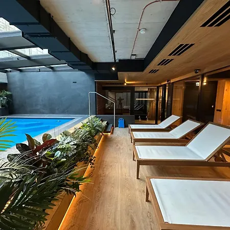 Deluxe Industrial Apartment Free Parking, Swimming Pool, Sauna & Gym Apartment Krakow