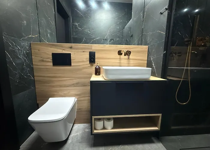 Deluxe Industrial Free Parking *