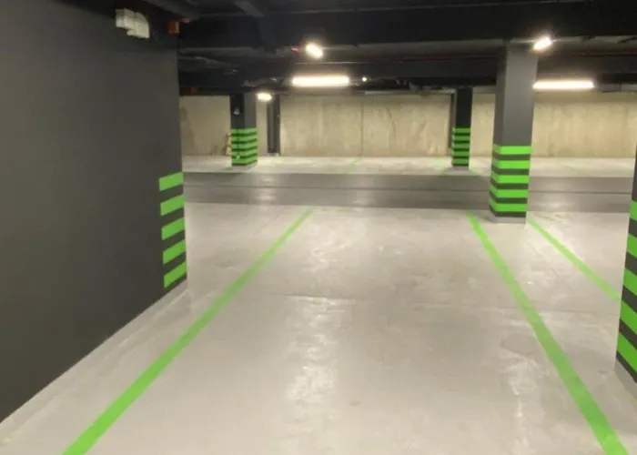 Deluxe Industrial Free Parking *